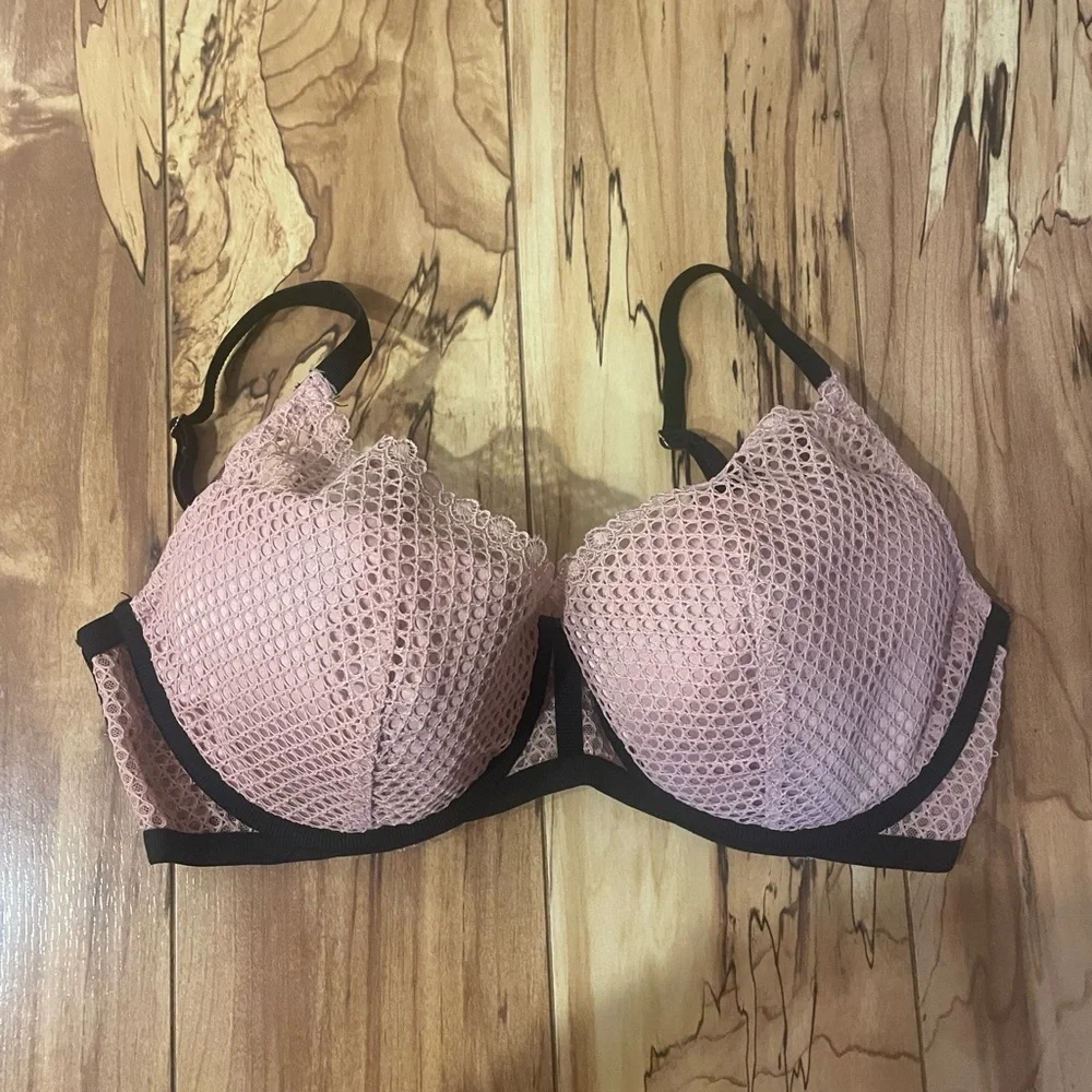 Victoria's Secret Pink Sparkle Lace plunge Push-Up Bra with Black Trim 34DD